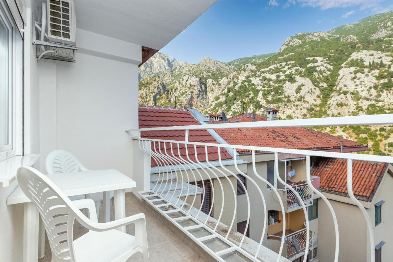 Studio Apartman Scardona Apartment Kotor Exterior photo